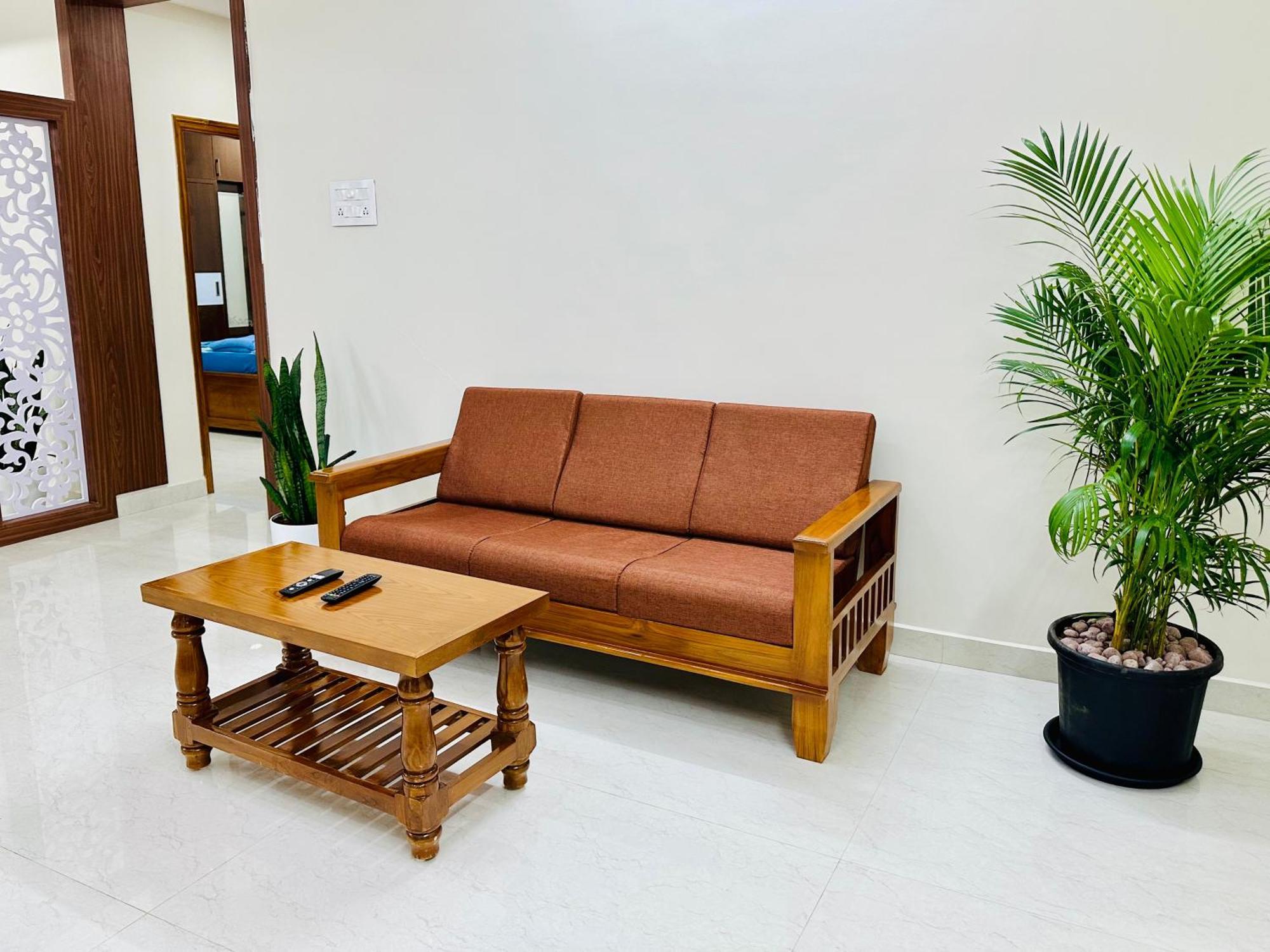 Truelife - 3Bhk Family Suites - Ps4 Pure Veg Restaurant On The Way To Balaji Temple - 2500 Sft Large Signature Apartment - Modular Kitchen - Super Fast Wifi, Smart Tv, 250 Jio Channels - Parking - Easy Access To All Temples - Top Service With Lots Of Tirupati Buitenkant foto
