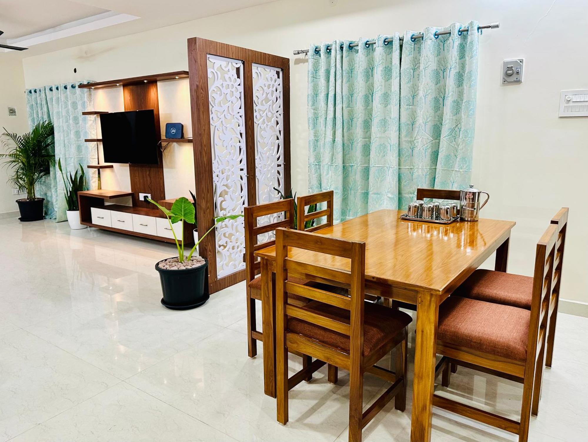 Truelife - 3Bhk Family Suites - Ps4 Pure Veg Restaurant On The Way To Balaji Temple - 2500 Sft Large Signature Apartment - Modular Kitchen - Super Fast Wifi, Smart Tv, 250 Jio Channels - Parking - Easy Access To All Temples - Top Service With Lots Of Tirupati Buitenkant foto