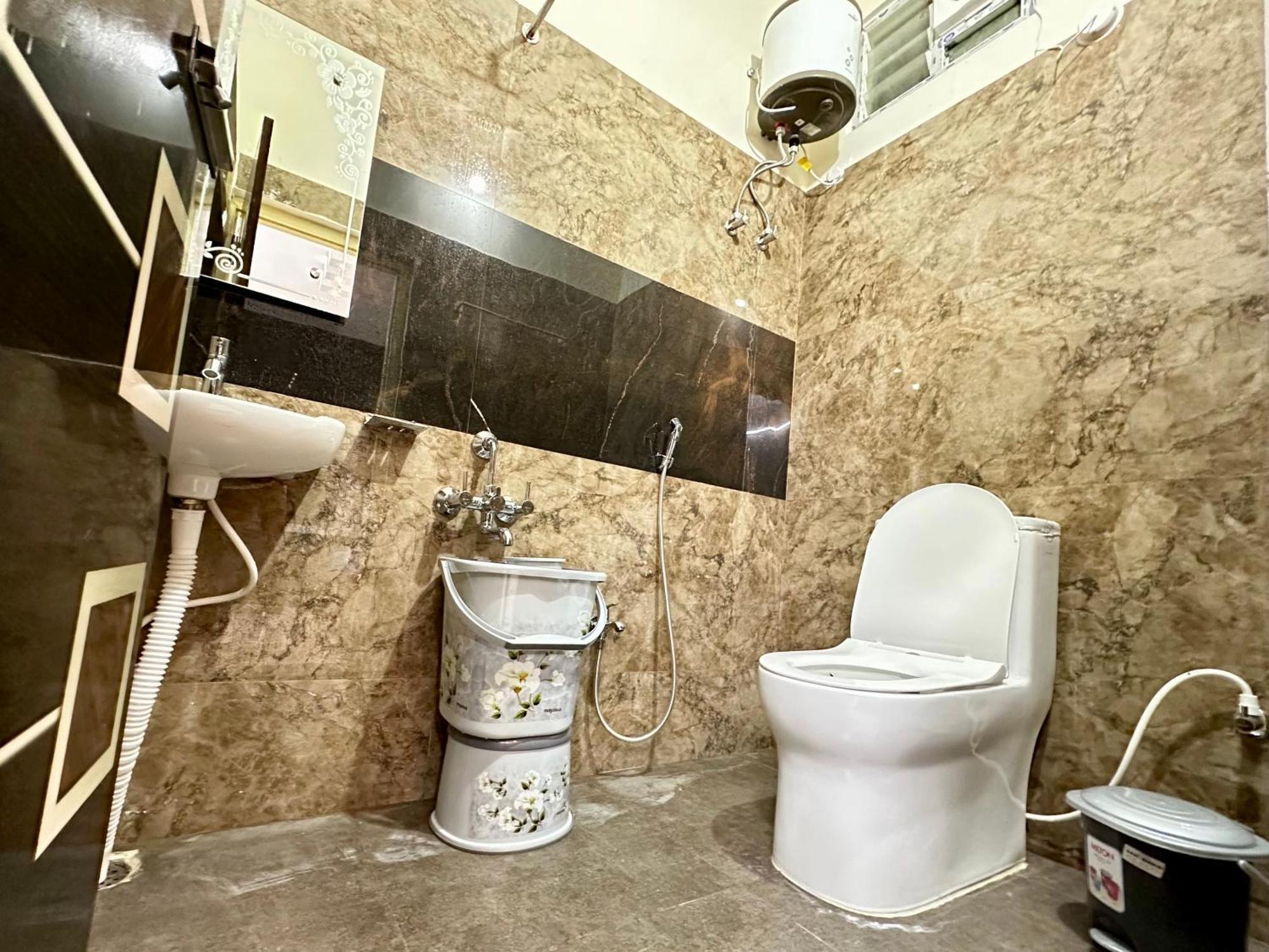 Truelife - 3Bhk Family Suites - Ps4 Pure Veg Restaurant On The Way To Balaji Temple - 2500 Sft Large Signature Apartment - Modular Kitchen - Super Fast Wifi, Smart Tv, 250 Jio Channels - Parking - Easy Access To All Temples - Top Service With Lots Of Tirupati Buitenkant foto