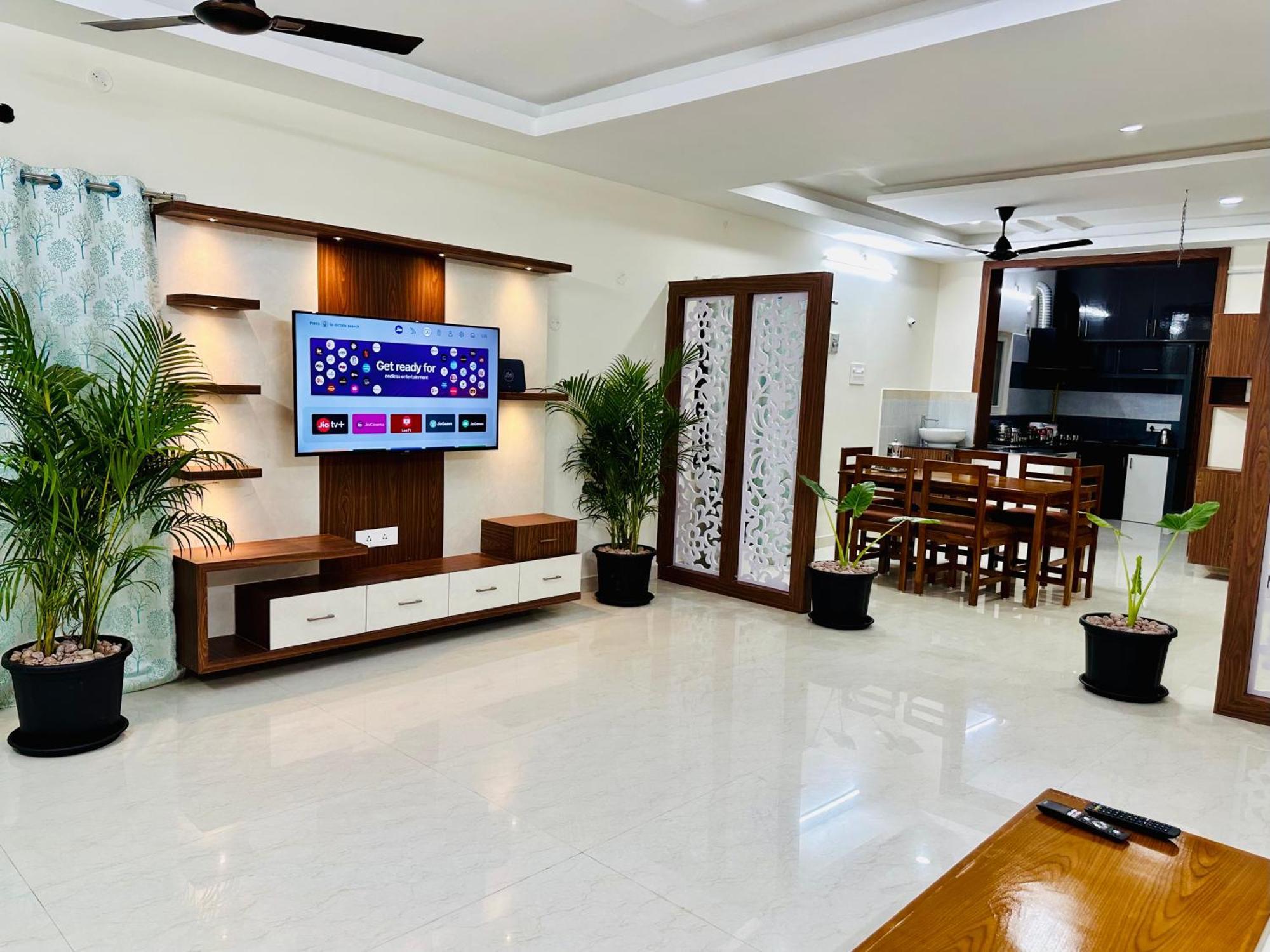 Truelife - 3Bhk Family Suites - Ps4 Pure Veg Restaurant On The Way To Balaji Temple - 2500 Sft Large Signature Apartment - Modular Kitchen - Super Fast Wifi, Smart Tv, 250 Jio Channels - Parking - Easy Access To All Temples - Top Service With Lots Of Tirupati Buitenkant foto
