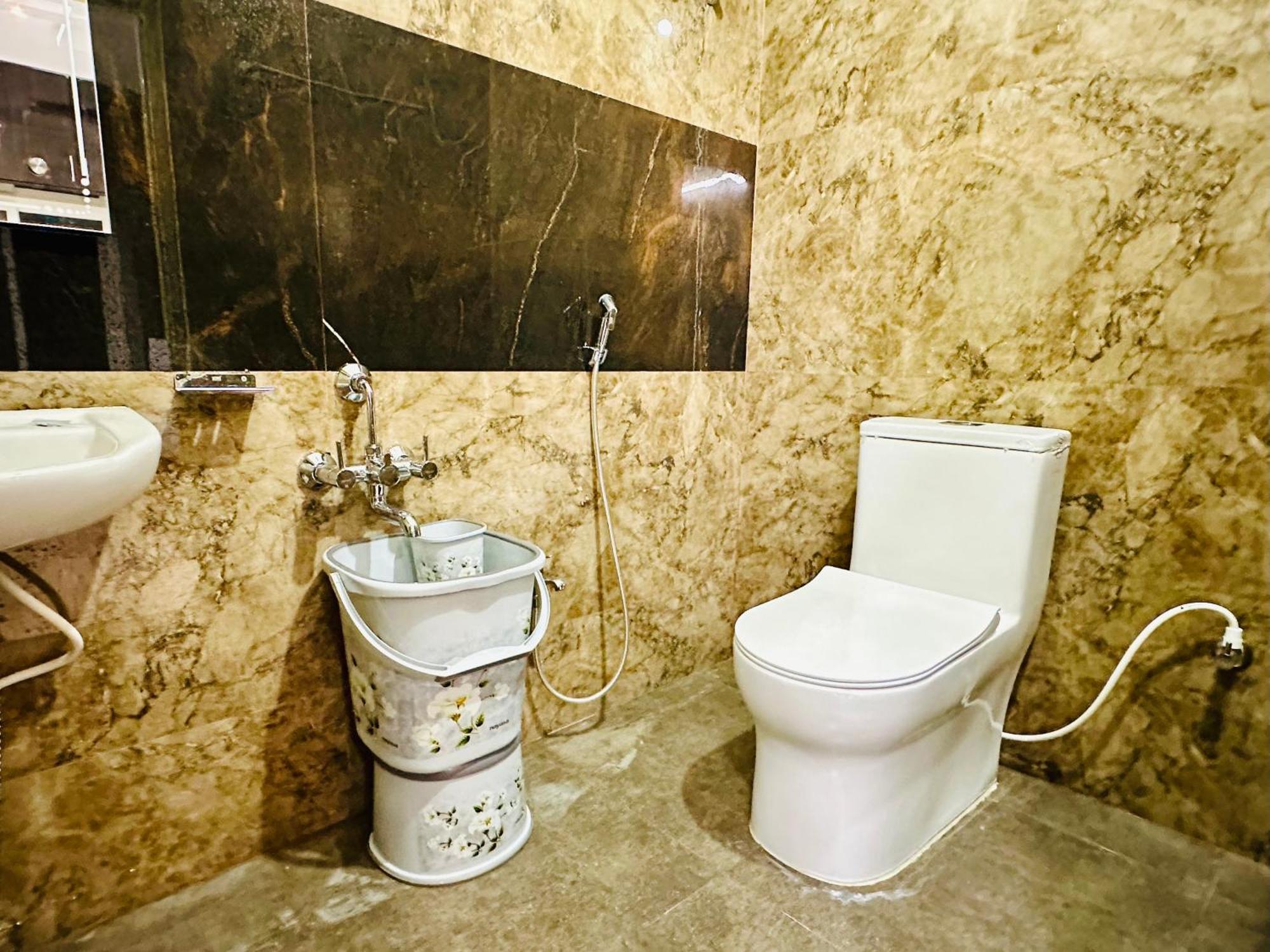 Truelife - 3Bhk Family Suites - Ps4 Pure Veg Restaurant On The Way To Balaji Temple - 2500 Sft Large Signature Apartment - Modular Kitchen - Super Fast Wifi, Smart Tv, 250 Jio Channels - Parking - Easy Access To All Temples - Top Service With Lots Of Tirupati Buitenkant foto