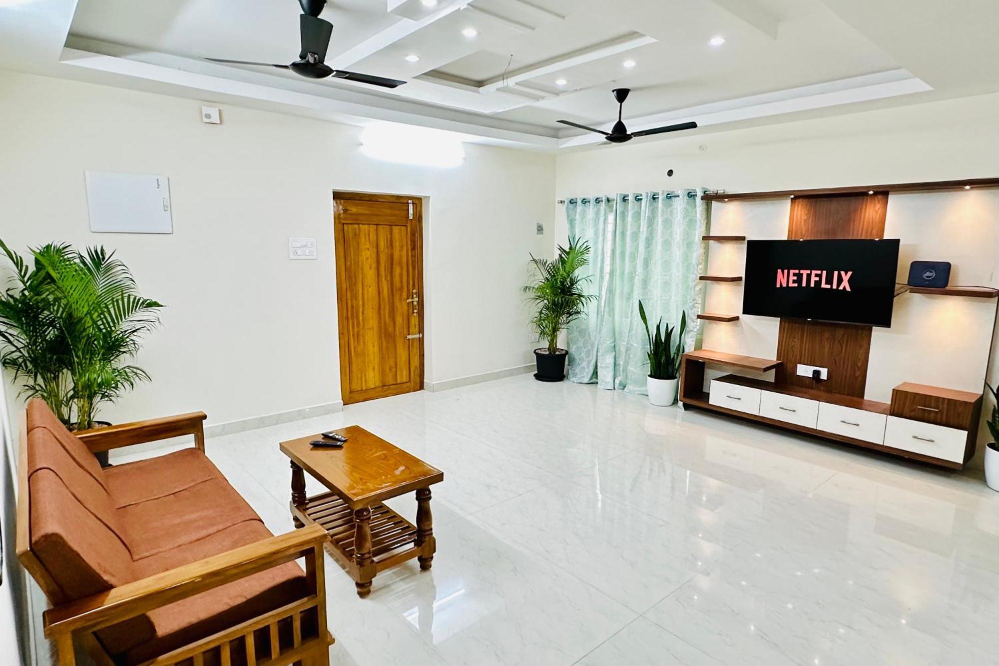 Truelife - 3Bhk Family Suites - Ps4 Pure Veg Restaurant On The Way To Balaji Temple - 2500 Sft Large Signature Apartment - Modular Kitchen - Super Fast Wifi, Smart Tv, 250 Jio Channels - Parking - Easy Access To All Temples - Top Service With Lots Of Tirupati Buitenkant foto