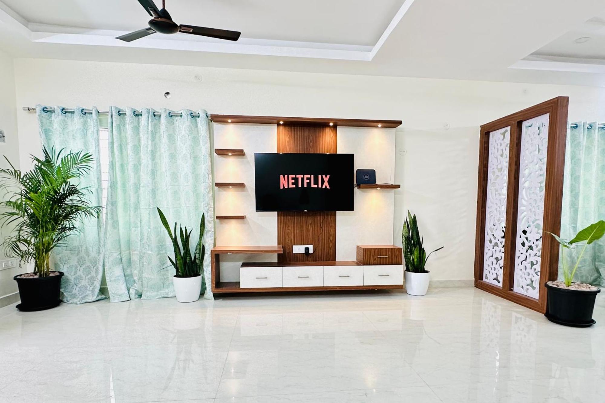 Truelife - 3Bhk Family Suites - Ps4 Pure Veg Restaurant On The Way To Balaji Temple - 2500 Sft Large Signature Apartment - Modular Kitchen - Super Fast Wifi, Smart Tv, 250 Jio Channels - Parking - Easy Access To All Temples - Top Service With Lots Of Tirupati Buitenkant foto