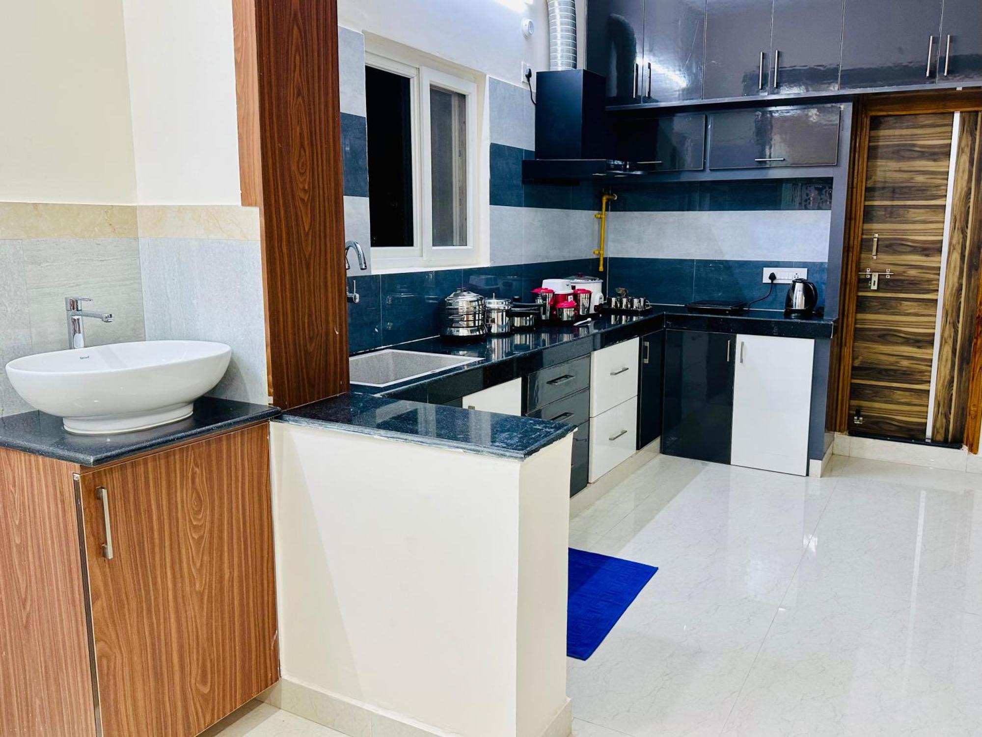 Truelife - 3Bhk Luxury Suites - Ps4 Veg Restaurant, On The Way To Balaji Temple - 2500 Sft Large Signature Apartments - Modular Kitchen - Super Fast Wifi, Smart Tv, 250 Jio Channels - Parking - Easy Access To All Temples - Top Service With Lots Of Lo Tirupati Buitenkant foto