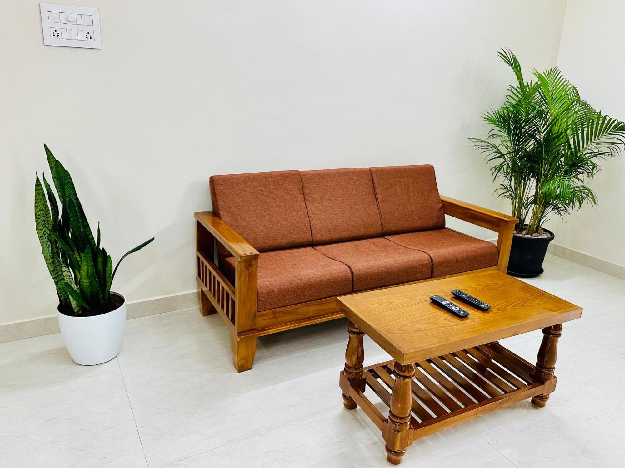 Truelife - 3Bhk Family Suites - Ps4 Pure Veg Restaurant On The Way To Balaji Temple - 2500 Sft Large Signature Apartment - Modular Kitchen - Super Fast Wifi, Smart Tv, 250 Jio Channels - Parking - Easy Access To All Temples - Top Service With Lots Of Tirupati Buitenkant foto