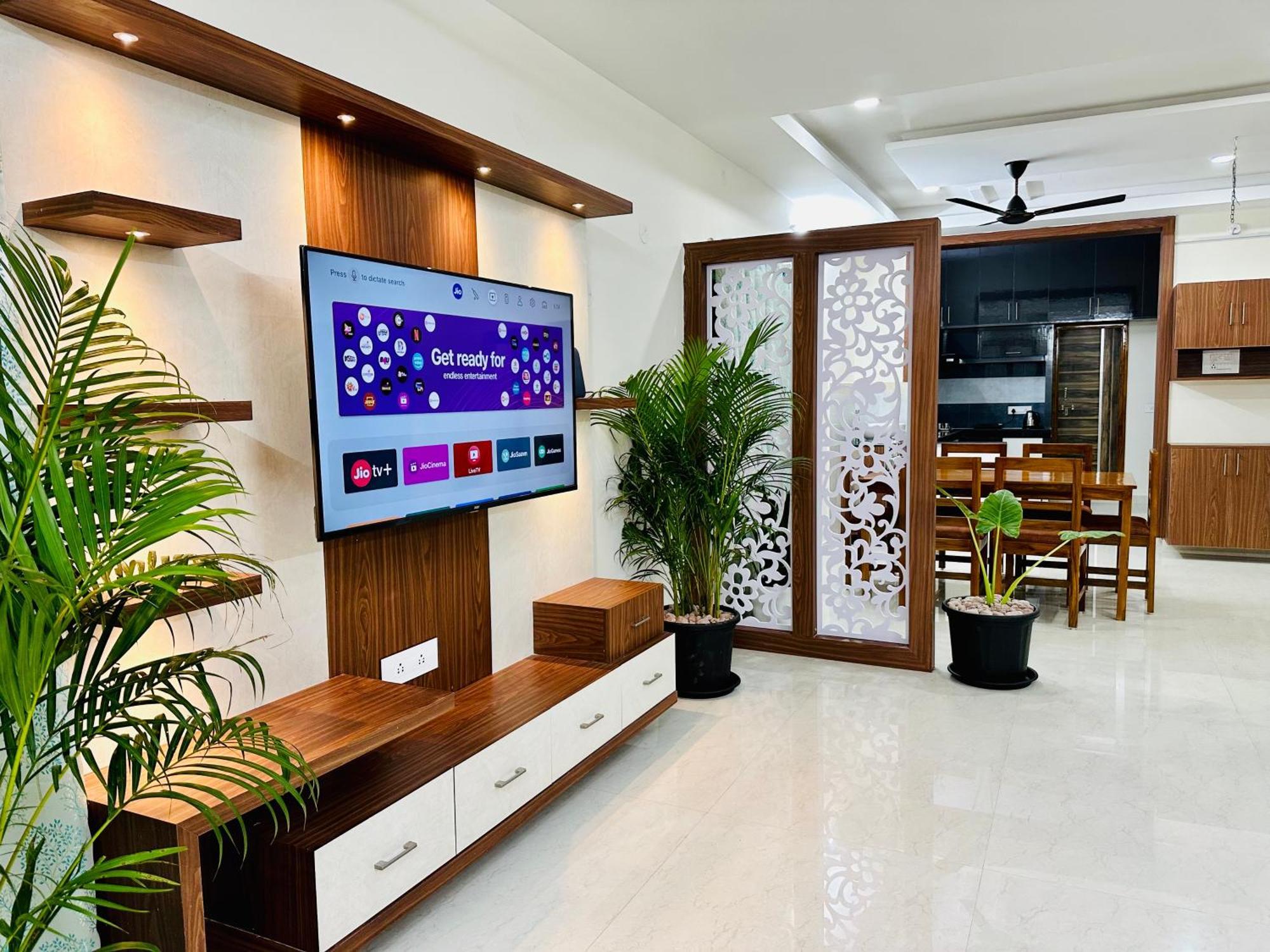 Truelife - 3Bhk Family Suites - Ps4 Pure Veg Restaurant On The Way To Balaji Temple - 2500 Sft Large Signature Apartment - Modular Kitchen - Super Fast Wifi, Smart Tv, 250 Jio Channels - Parking - Easy Access To All Temples - Top Service With Lots Of Tirupati Buitenkant foto