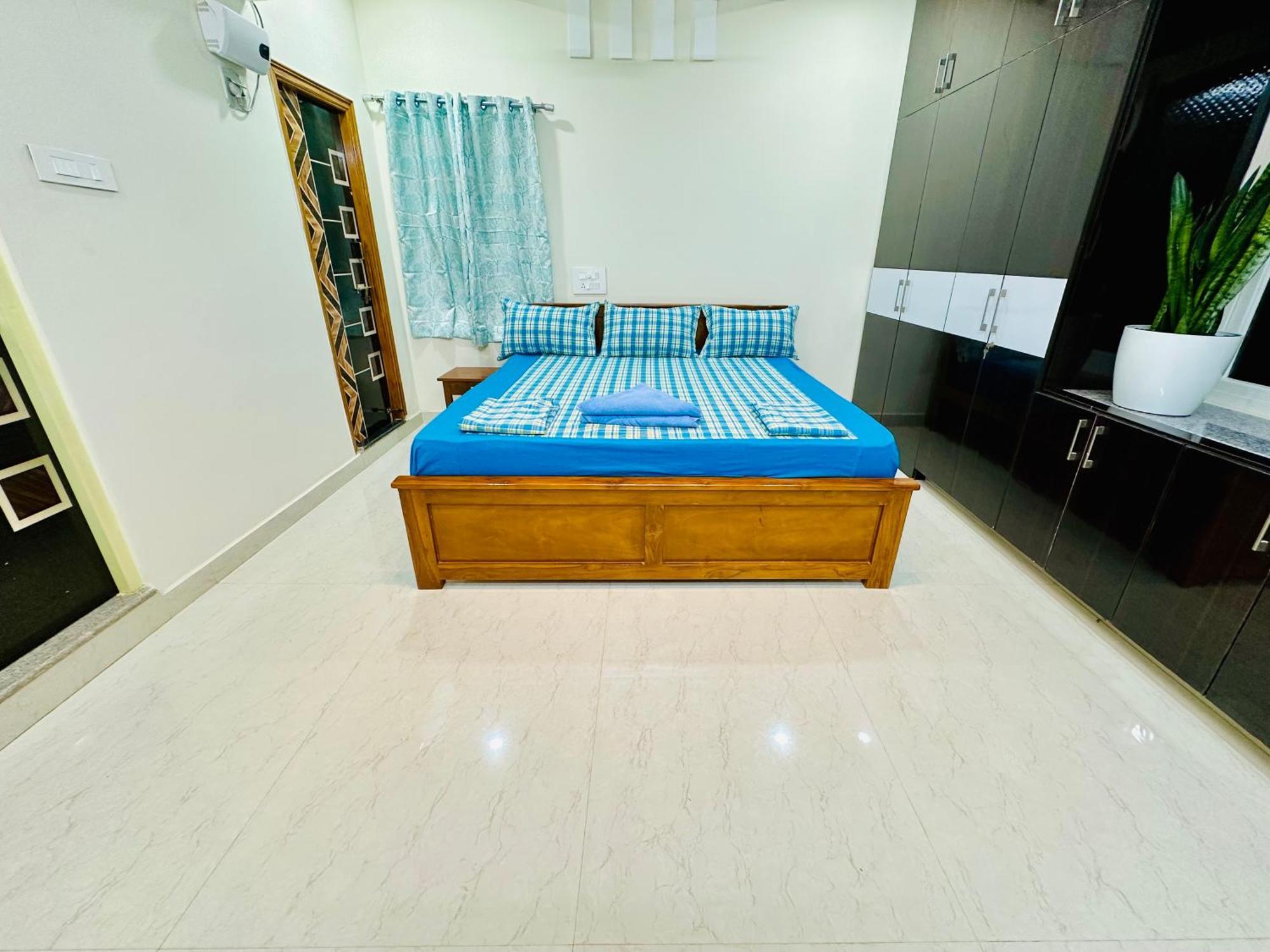 Truelife - 3Bhk Family Suites - Ps4 Pure Veg Restaurant On The Way To Balaji Temple - 2500 Sft Large Signature Apartment - Modular Kitchen - Super Fast Wifi, Smart Tv, 250 Jio Channels - Parking - Easy Access To All Temples - Top Service With Lots Of Tirupati Buitenkant foto