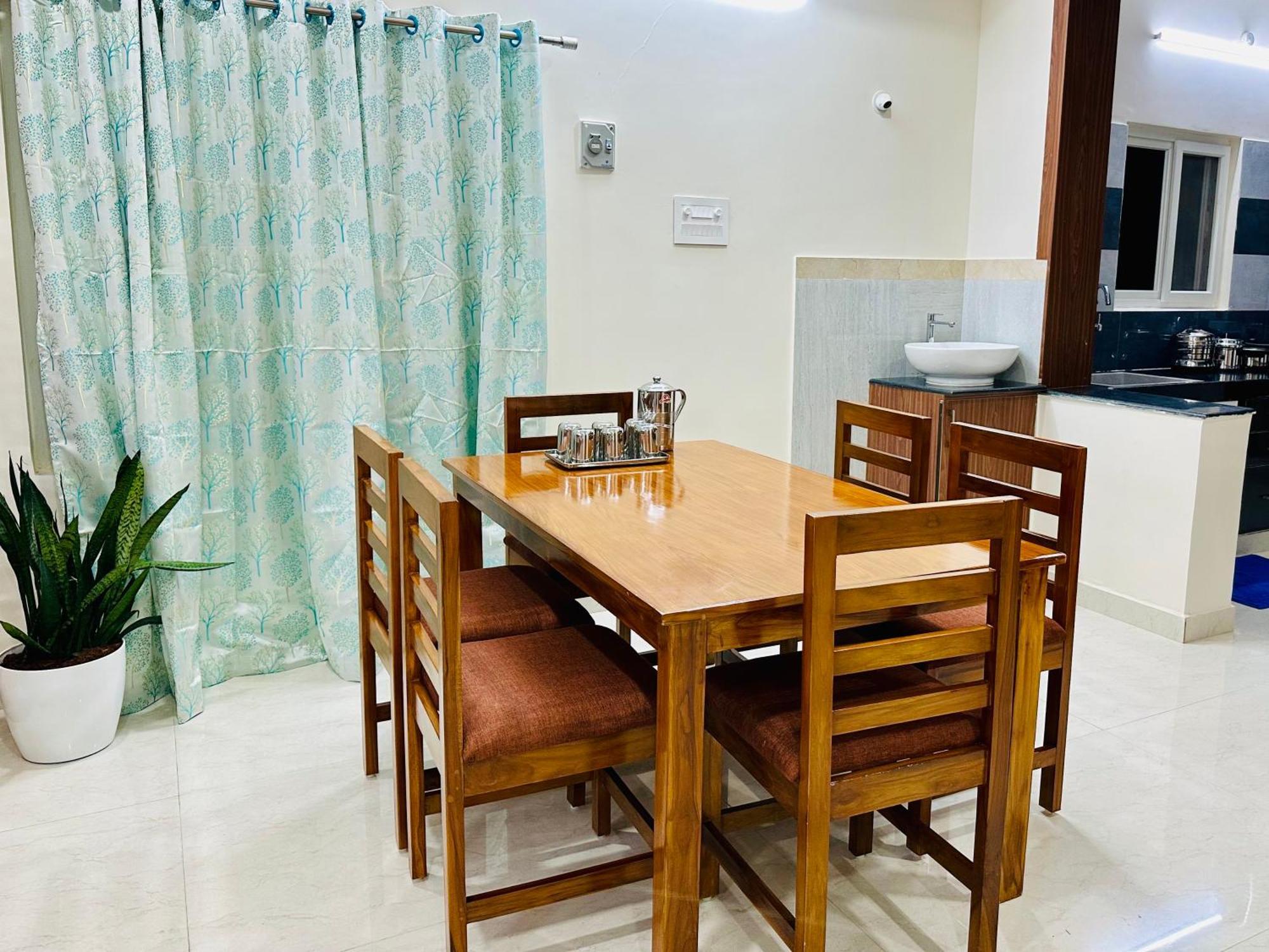 Truelife - 3Bhk Family Suites - Ps4 Pure Veg Restaurant On The Way To Balaji Temple - 2500 Sft Large Signature Apartment - Modular Kitchen - Super Fast Wifi, Smart Tv, 250 Jio Channels - Parking - Easy Access To All Temples - Top Service With Lots Of Tirupati Buitenkant foto