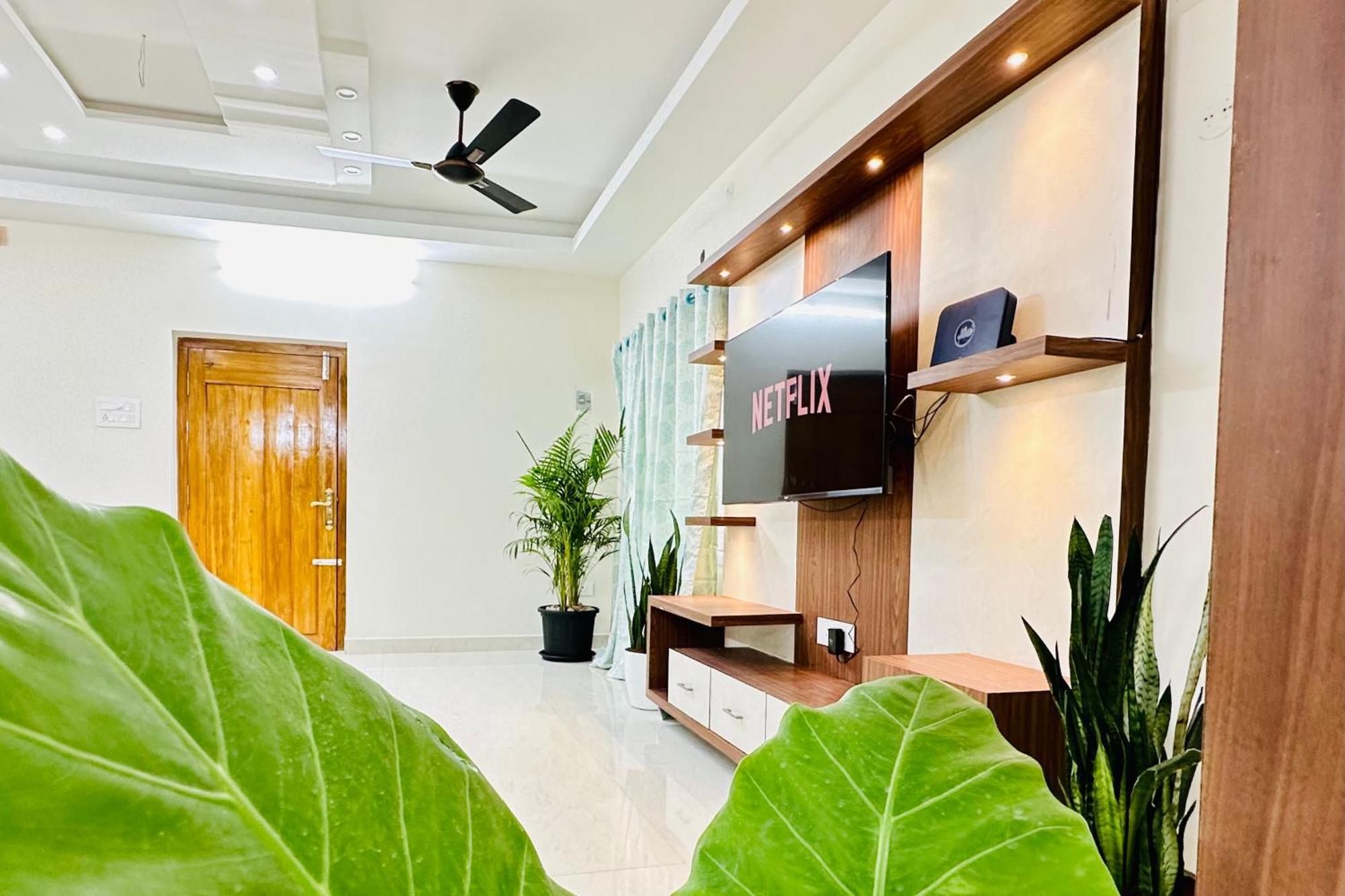 Truelife - 3Bhk Family Suites - Ps4 Pure Veg Restaurant On The Way To Balaji Temple - 2500 Sft Large Signature Apartment - Modular Kitchen - Super Fast Wifi, Smart Tv, 250 Jio Channels - Parking - Easy Access To All Temples - Top Service With Lots Of Tirupati Buitenkant foto